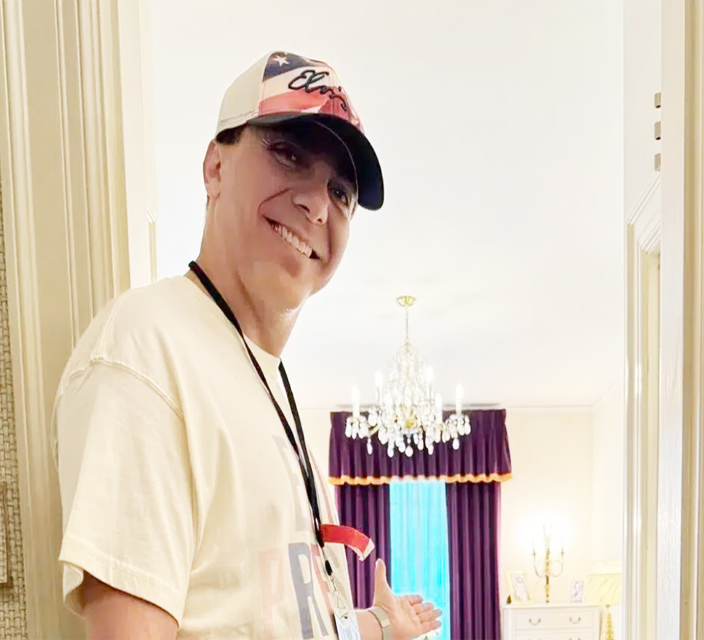 Cristian Castro recibe original invitación de Aracely Arámbula