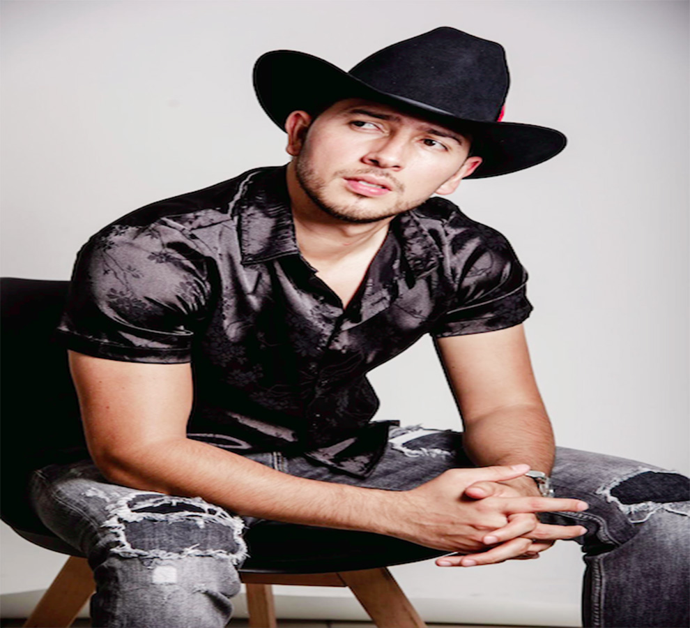 Indalfer Ochoa cumple sueño de cantar en EE.UU y llevar un poco de alegría a paisanos