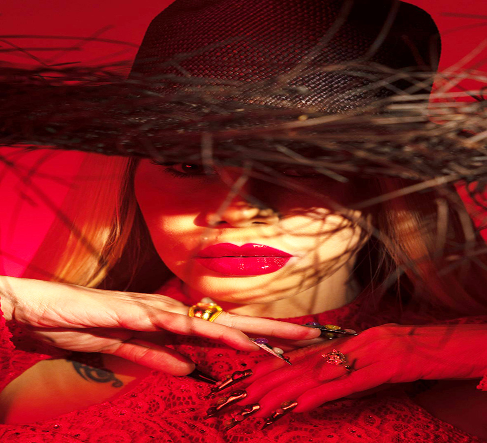 Ivy Queen,  la voz del reguetón femenino presenta  “De Luto”