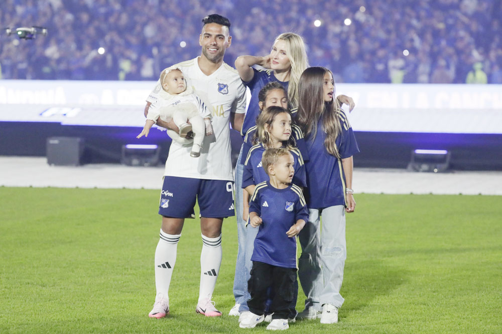 Falcao es presentado como jugador de Millonarios ante más de 30.000 aficionados en Bogotá