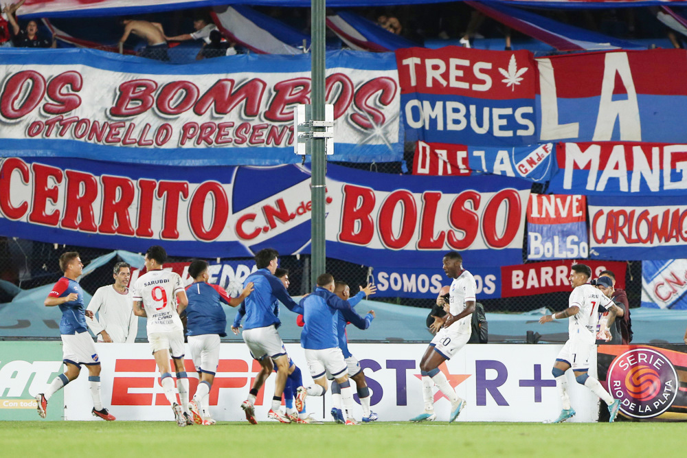 Nacional golea y lidera su grupo mientras Peñarol y Defensor comparten liderato en el otro