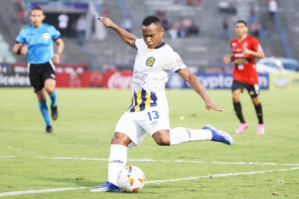 1-0. Rosario Central vence a Internacional gracias a un solitario tanto de Jaminton Campaz