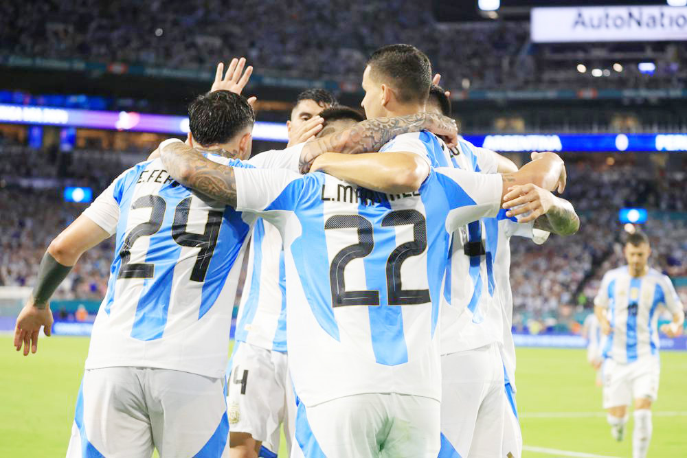El balón para Argentina, las faltas para Perú: así son los números de la Copa América