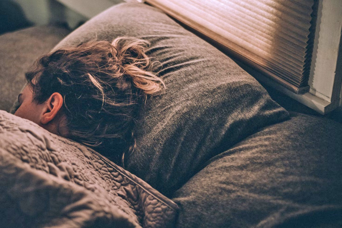 Consejos prácticos para dormir mejor y despertar renovado cada mañana