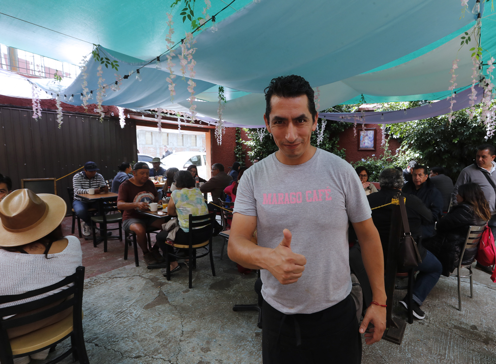 De cafetería de barrio a sala de prensa improvisada de la futura presidenta de México