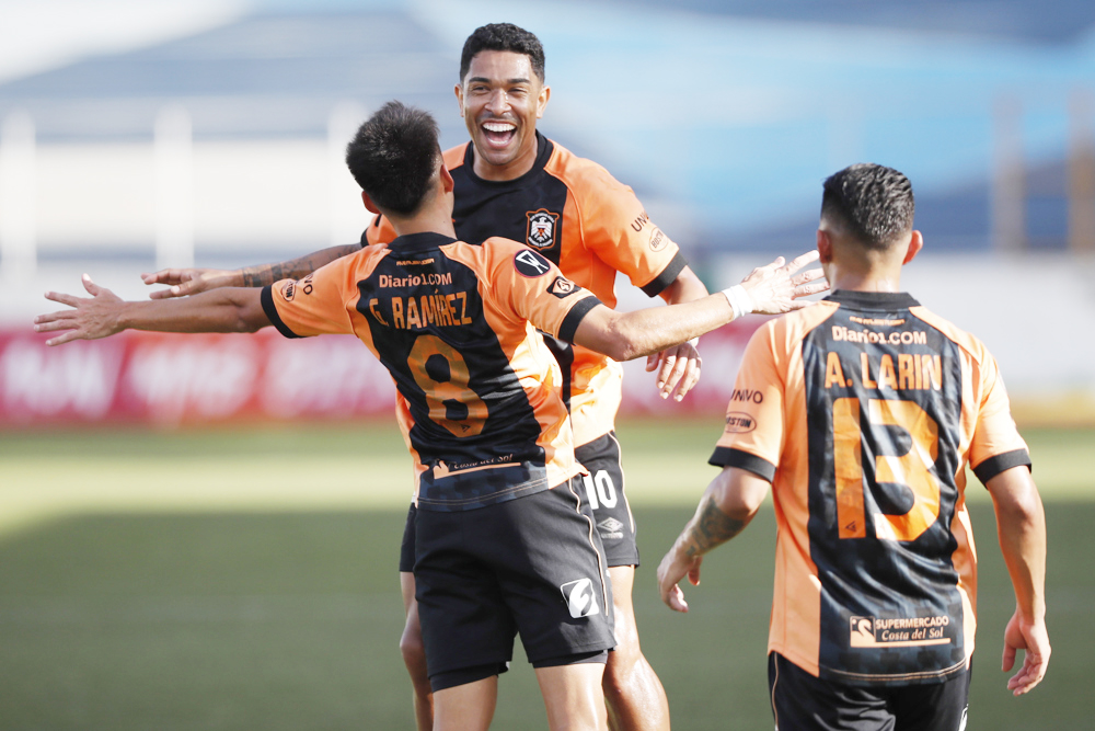 Águila y el debutante Cacahuatique siguen dominando la Liga salvadoreña de fútbol