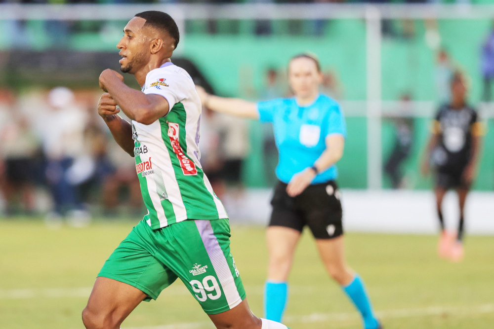 Un argentino y un brasileño le dan el triunfo al Antigua ante el CAI en la Copa Centroamericana