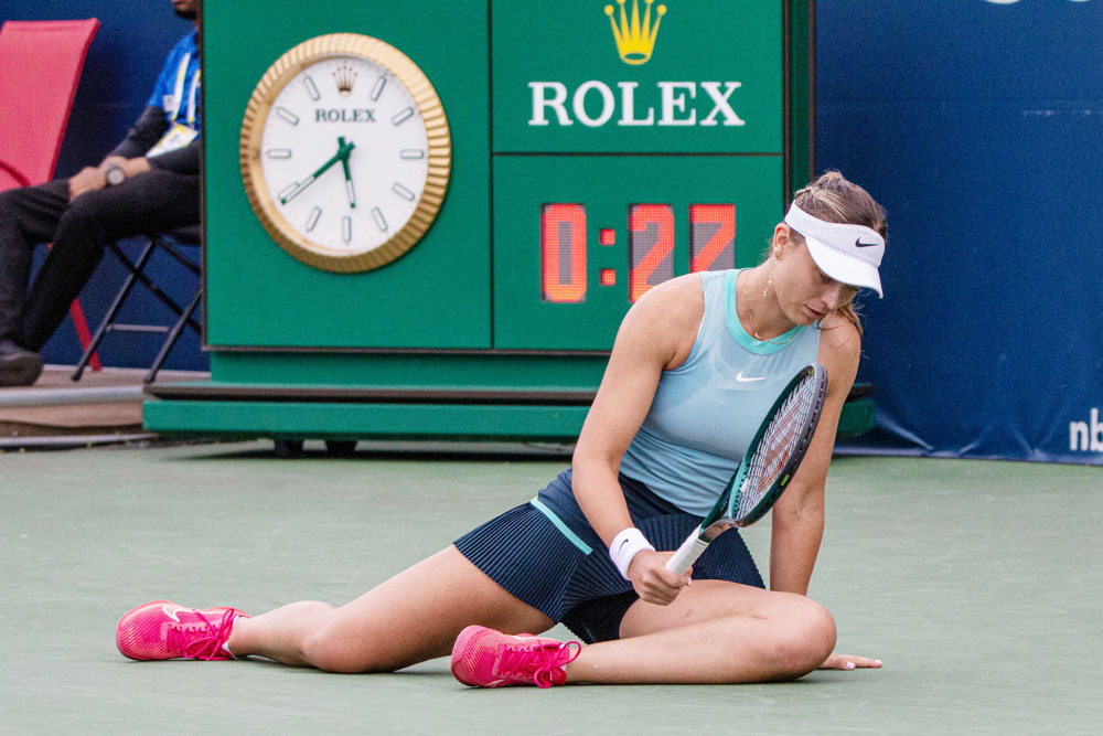 Paula Badosa cae en Toronto ante Ostapenko en tres sets tras sufrir molestias físicas