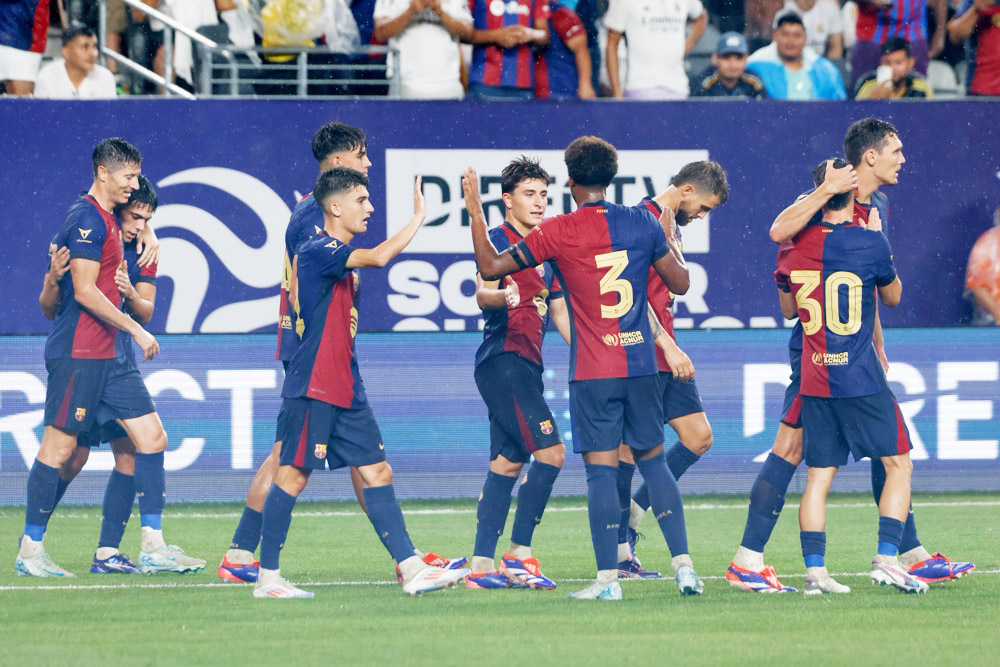 El Barcelona se entrena en la víspera del cierre de la gira contra el Milán