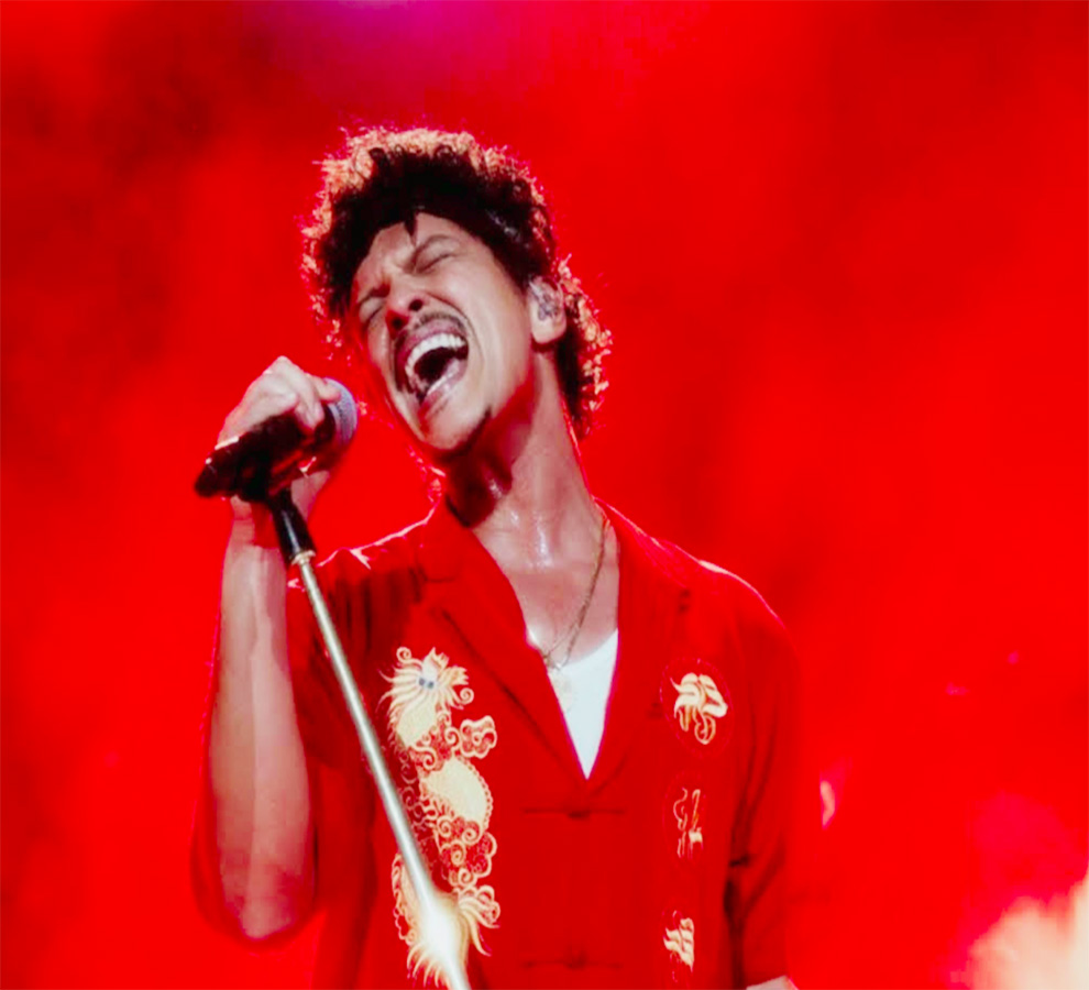 Bruno Mars sorprende a sus fans vestido de mariachi en la CDMX