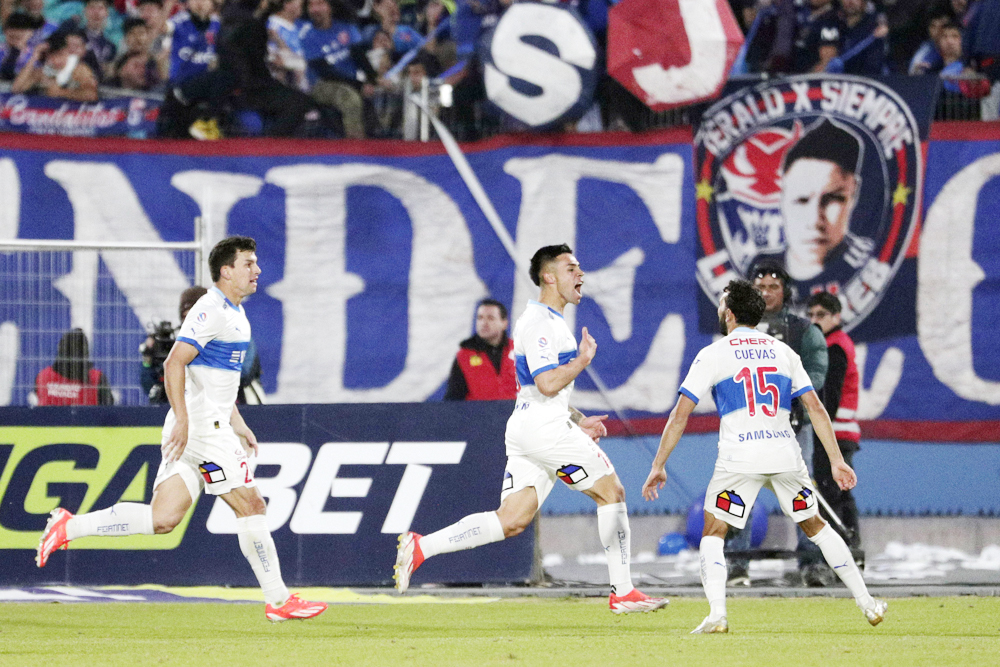 Universidad Católica vuelve a la pelea con Colo Colo para dar caza al líder U de Chile