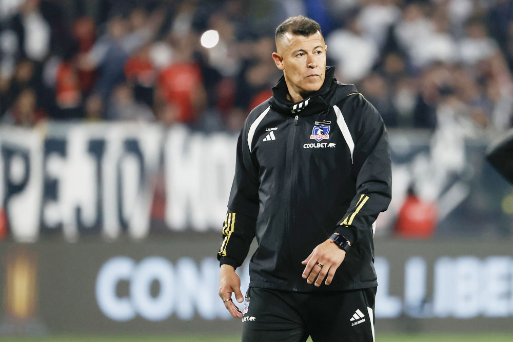 Colo Colo queda como único escolta del líder Universidad de Chile en la liga chilena de fútbol
