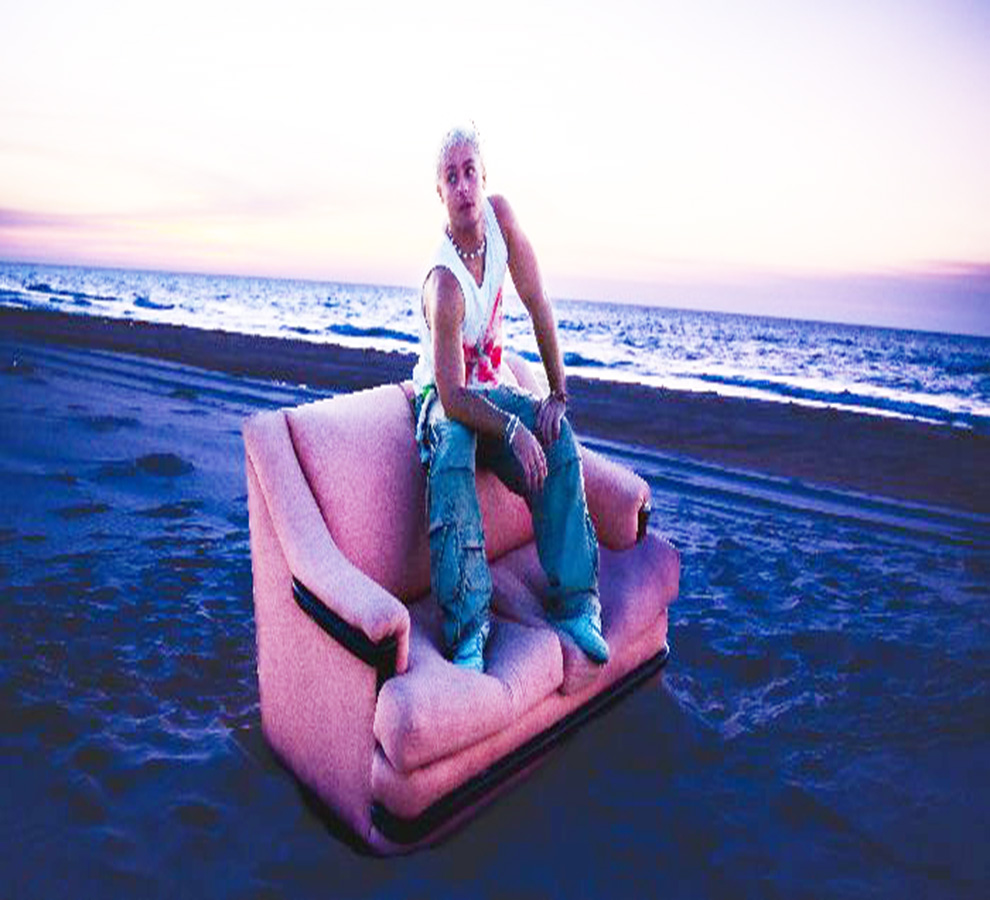 DAAZ el mexicano que continá cantando historias a través de su música presenta “Mujeres”