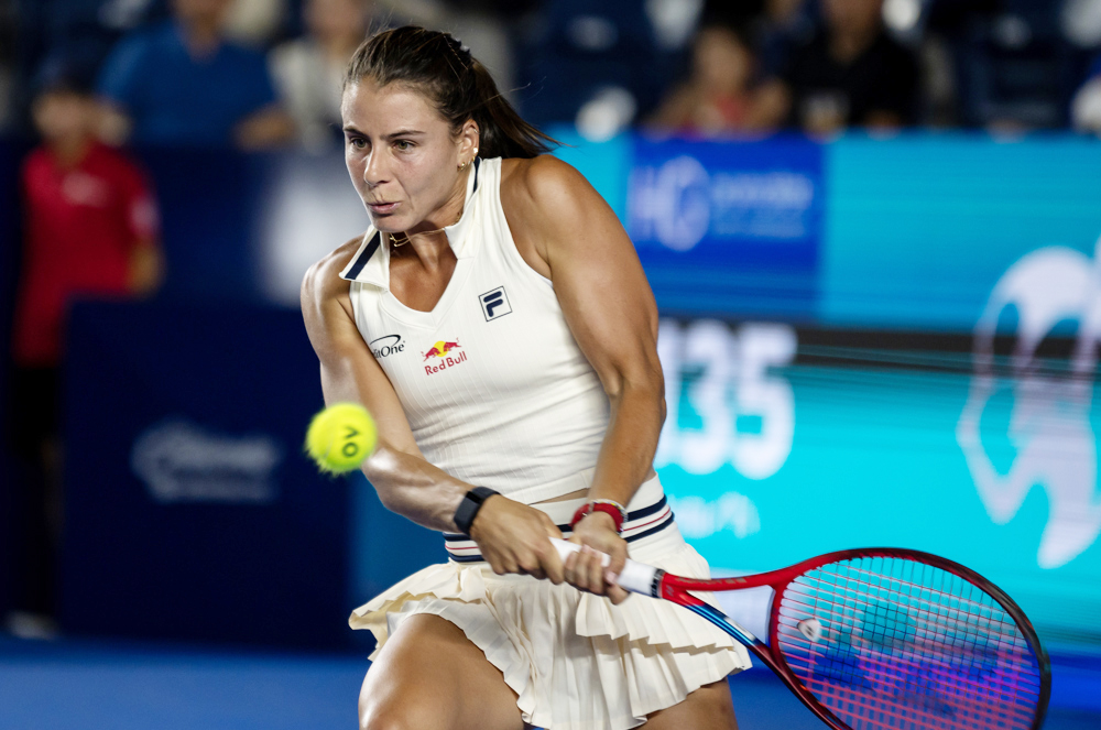 La estadounidense Emma Navarro va de menos a más y accede a las semifinales