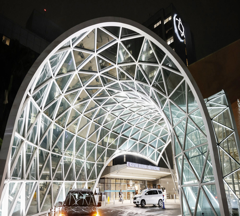 El uruguayo Juan Izquierdo está con un “cuadro neurológico crítico”