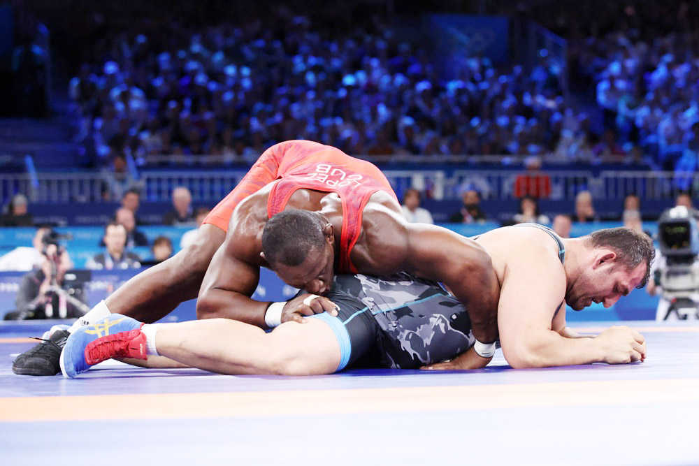 El cubano Mijaín López se clasifica para la final y tiene a su alcance un récord histórico