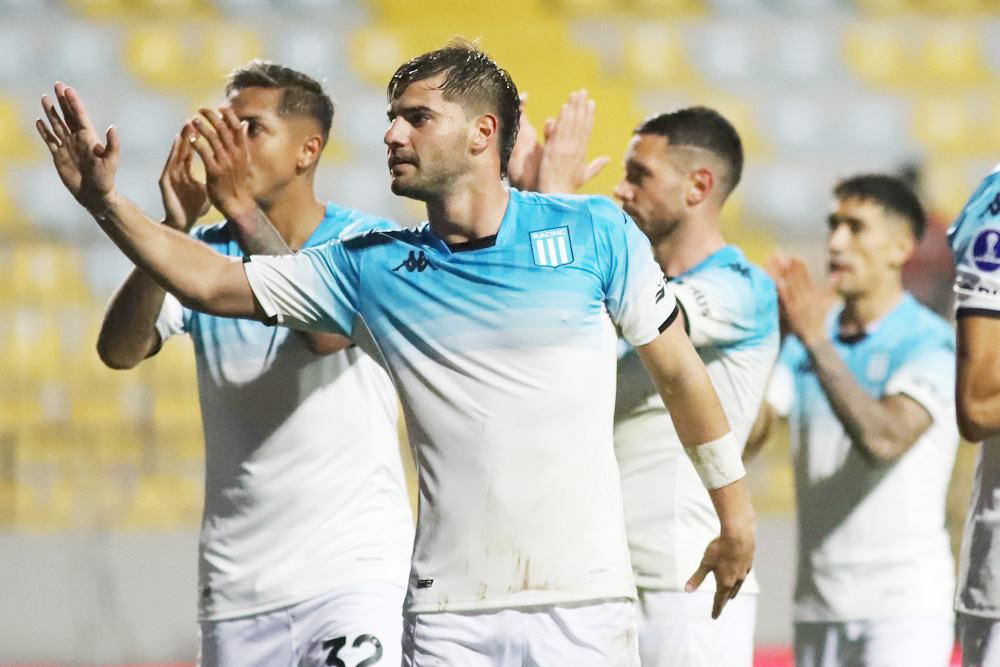 0-2. Racing vence a Huachipato y se acomoda mejor para definir el pase a cuartos de la Sudamericana