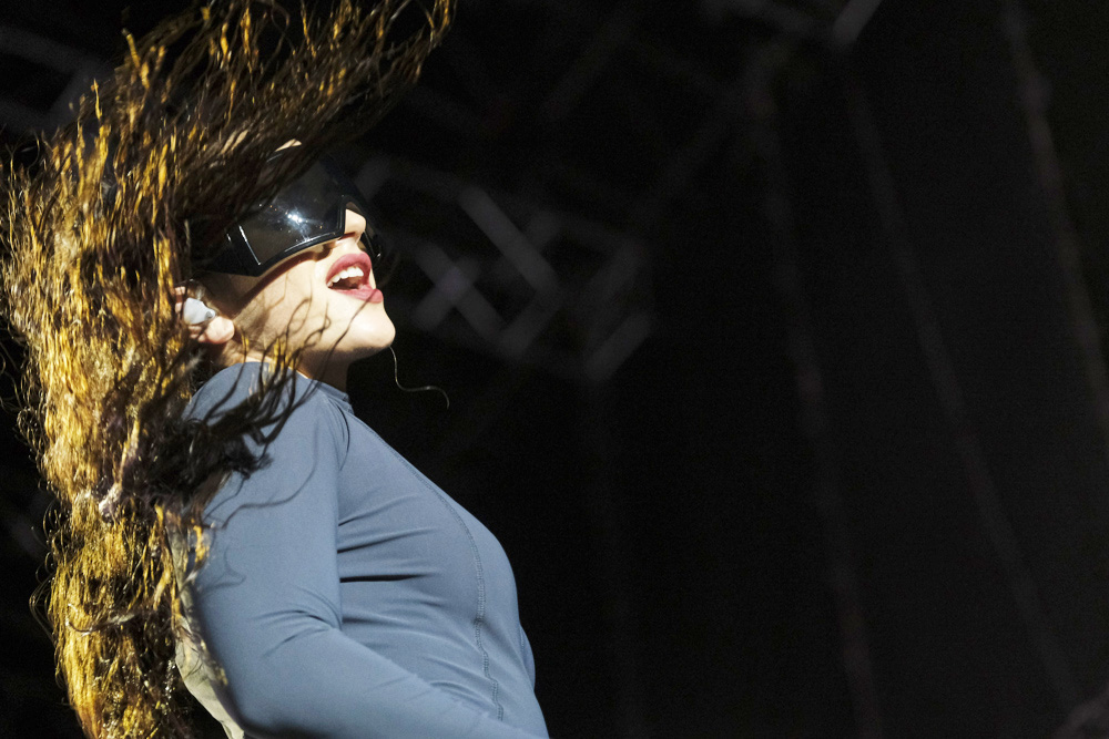 Lisa de Blackpink y Rosalía vuelven a los 2000 en su primera colaboración, ‘New Woman’