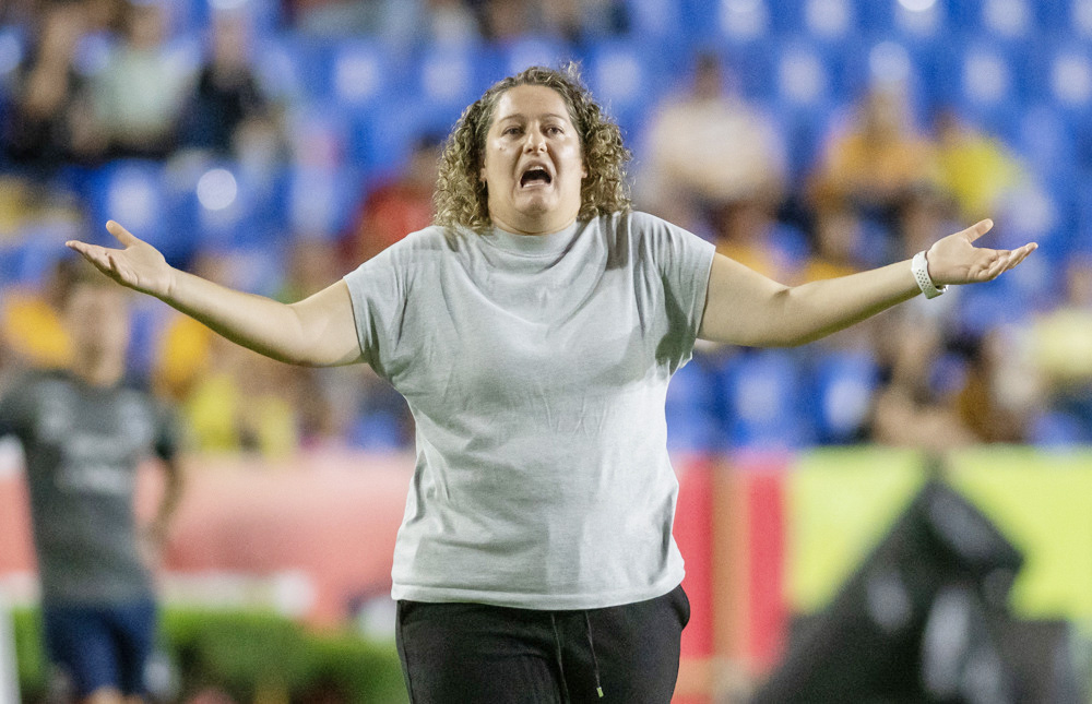 Tigres golea a Santos y mantiene su paso perfecto en la liga femenina de fútbol en México