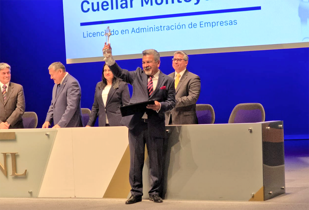 Vocero de Seguridad de Tamaulipas recibe reconocimiento a la excelencia