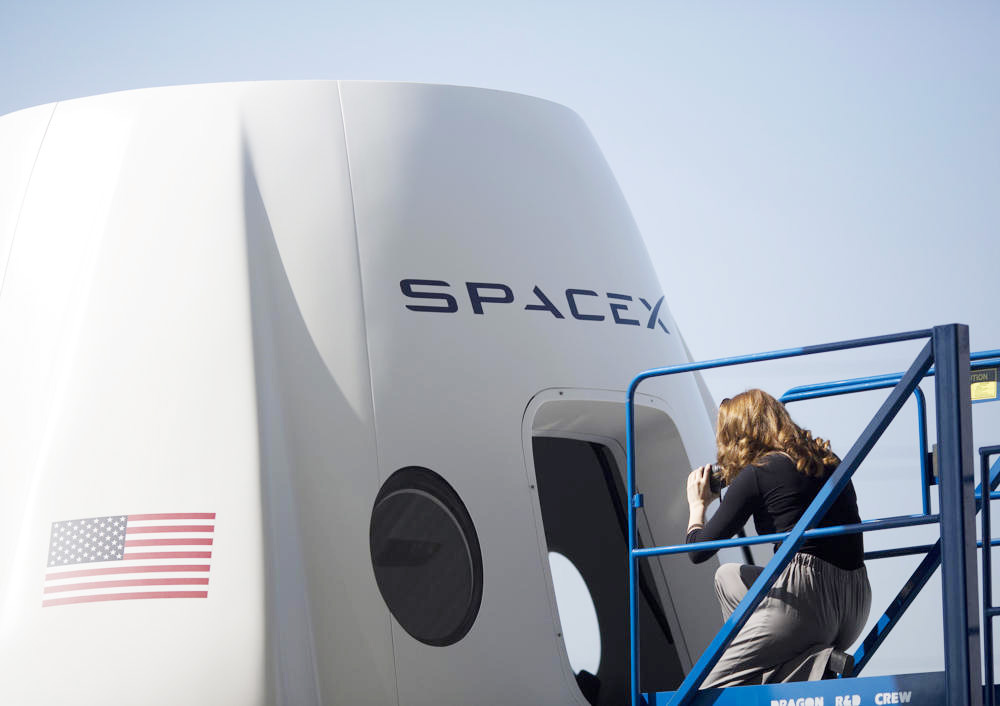 SpaceX anuncia la primera misión tripulada que volará sobre los polos terrestres
