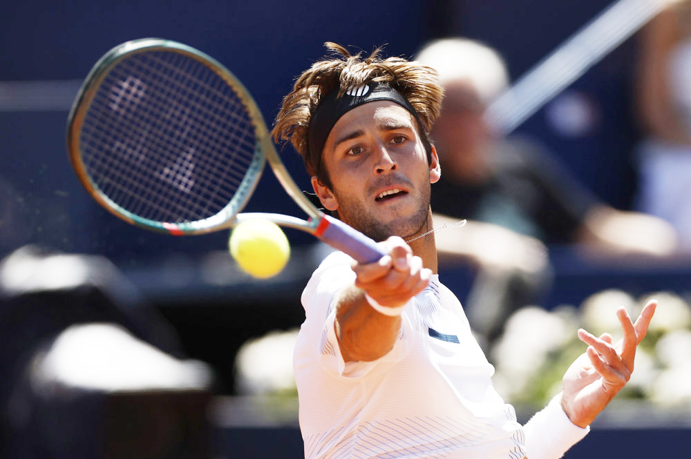 Etcheverry doblega a Arnaldi en Cincinnati y se cita con Shelton