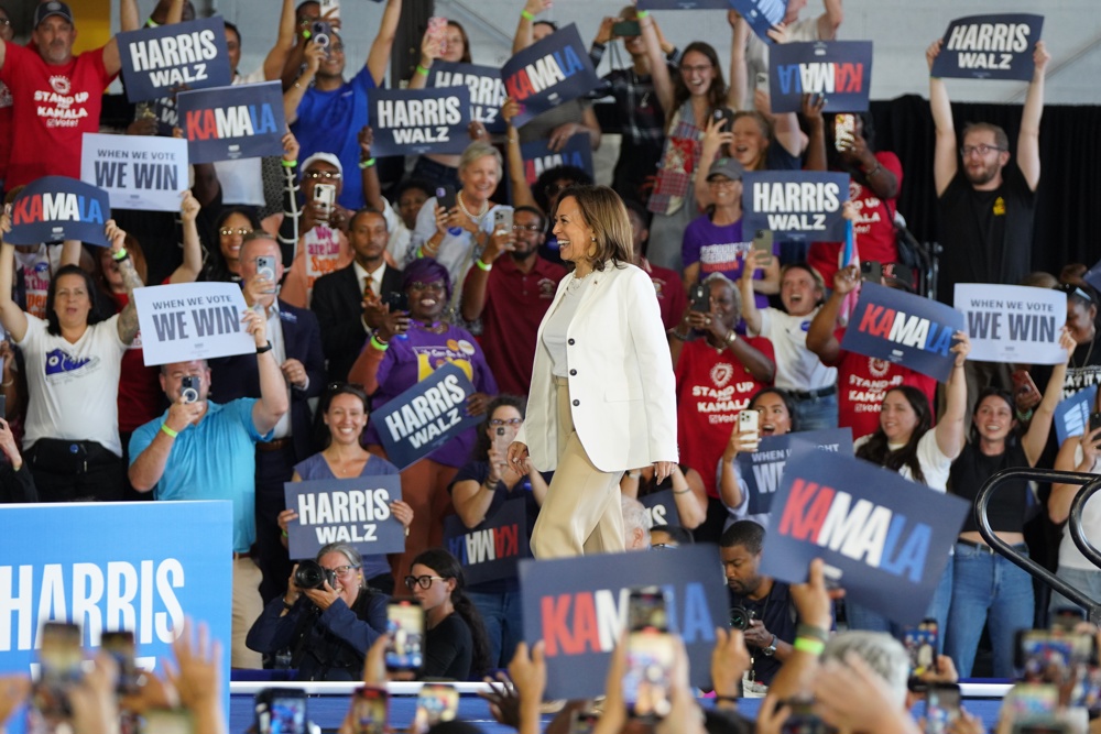 Kamala Harris reivindica su vida como hija de migrantes en un video dirigido a los latinos