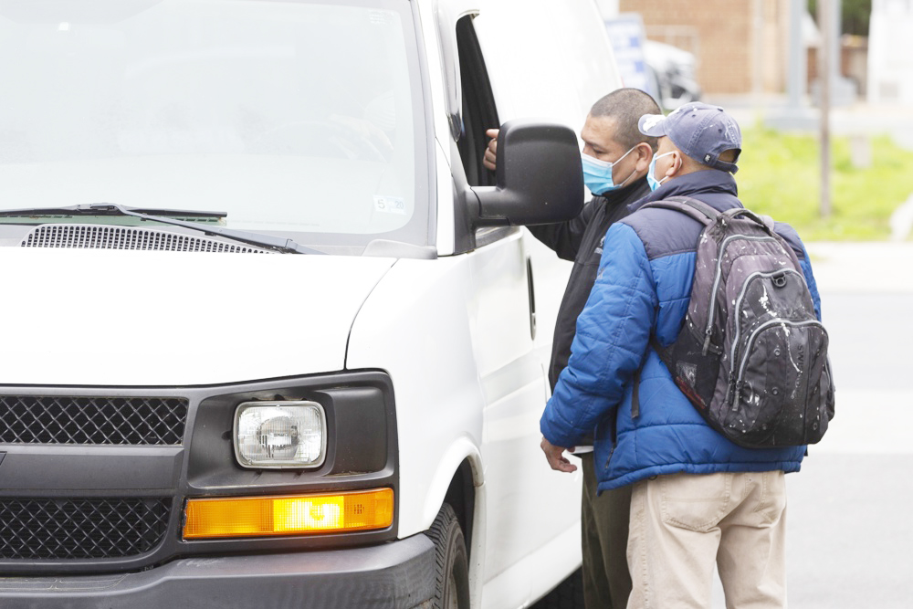 El desempleo entre los hispanos de EEUU sube en julio cuatro décimas al 5,3 %