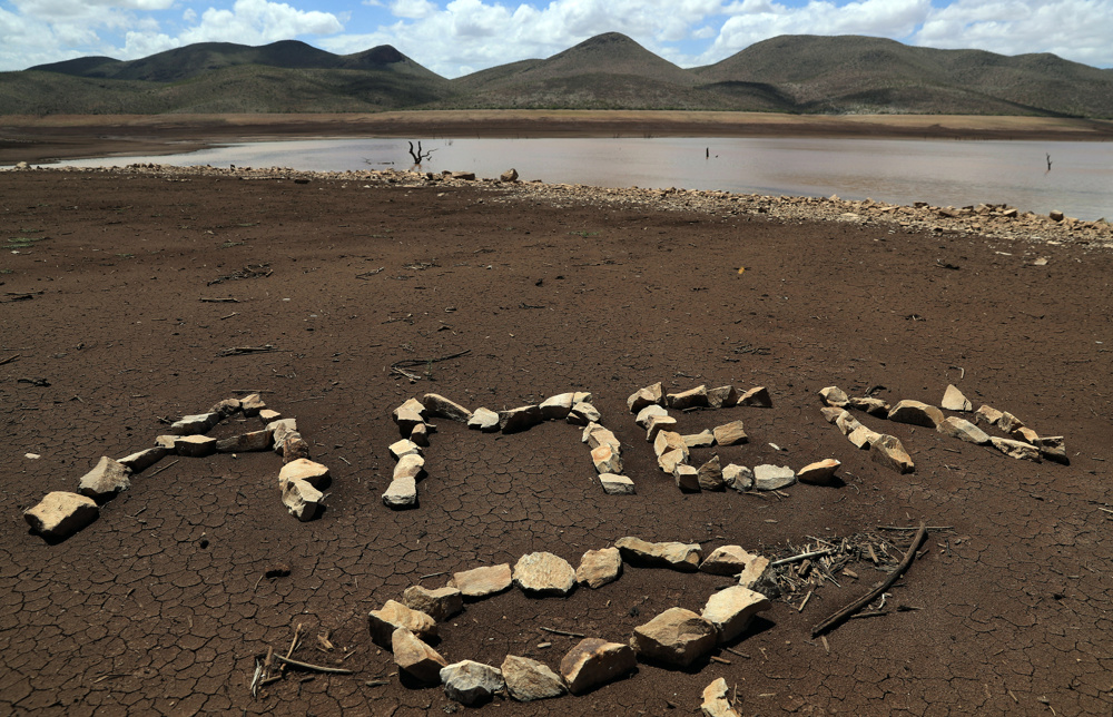 Una presa se seca en el norte de México ante una sequía que no cede en parte del país
