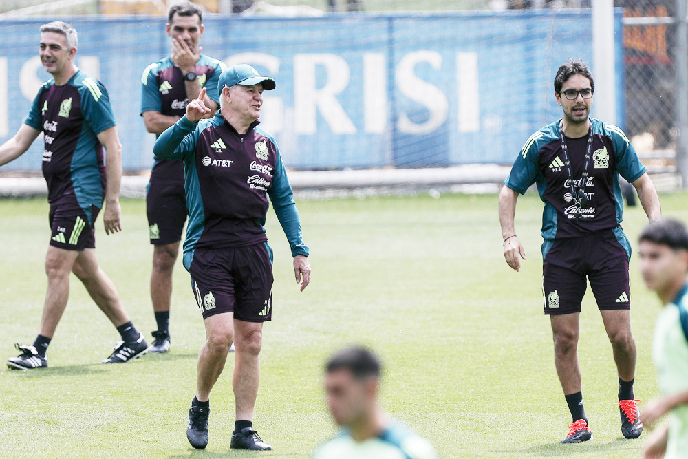 Javier Aguirre descarta darle minutos al guardameta Álex Padilla ante Canadá