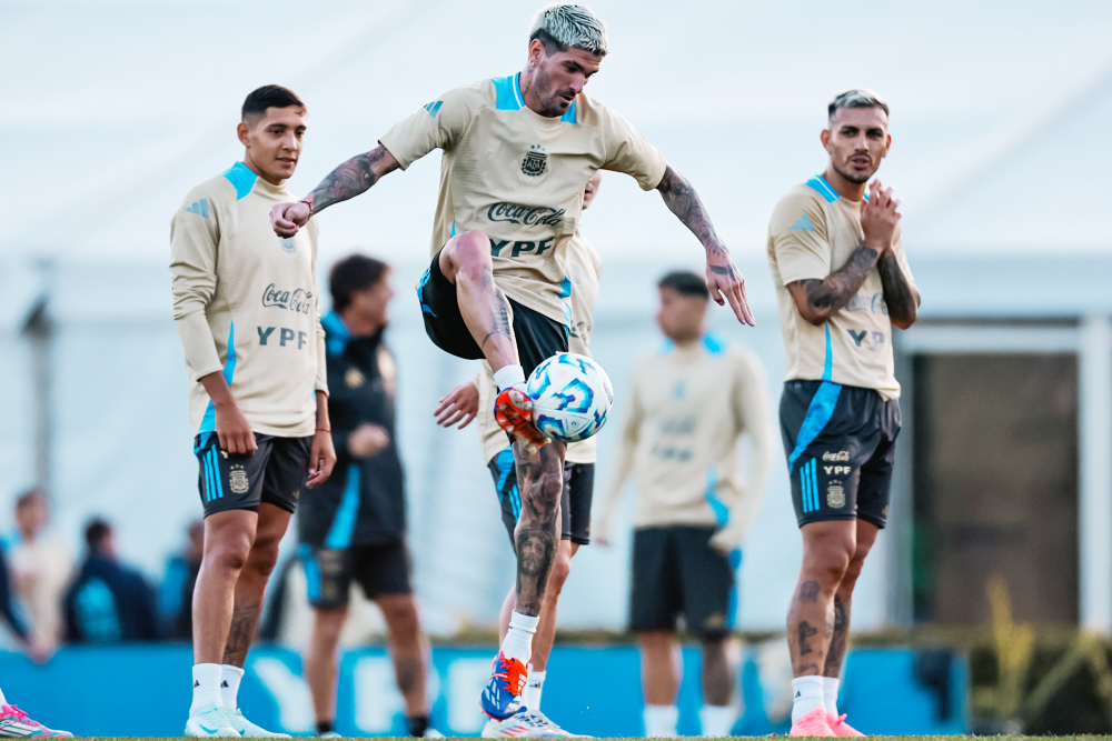 Sin Messi ni Di María, Argentina estrena el bicampeonato de América ante Chile