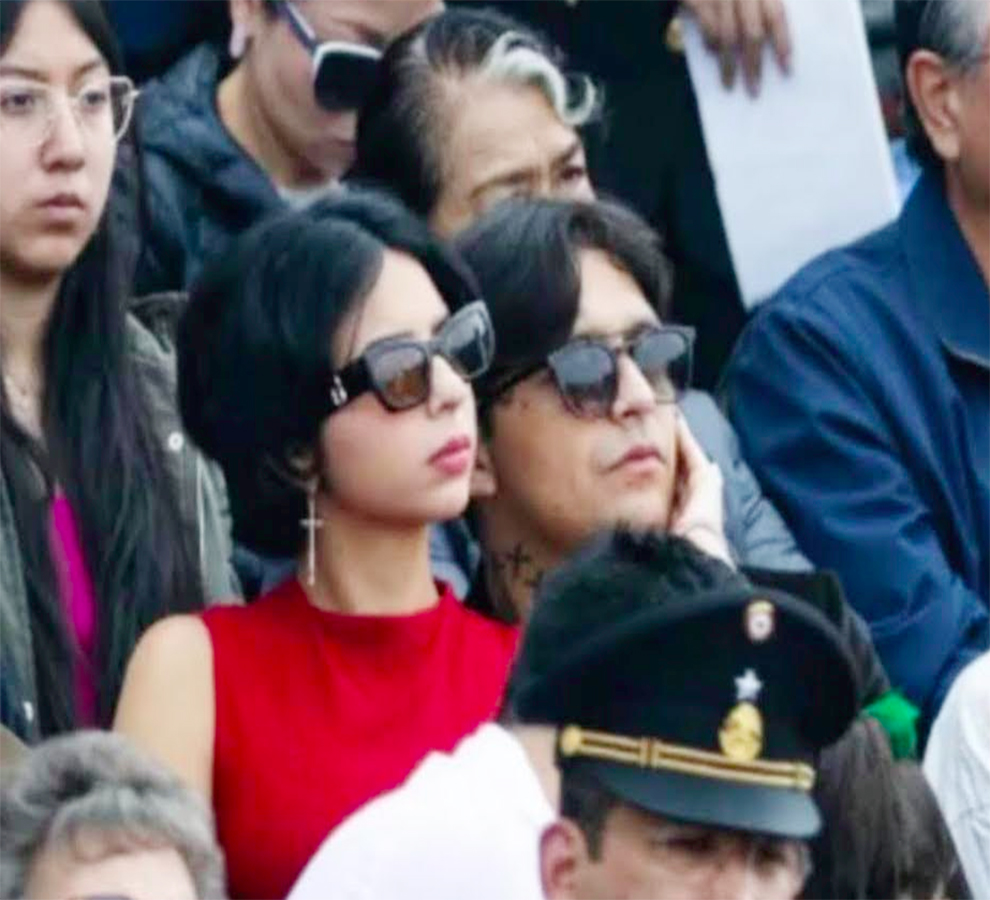 Angela Aguilar y Christian Nodal disfrutaron del Desfile Militar en el Zócalo