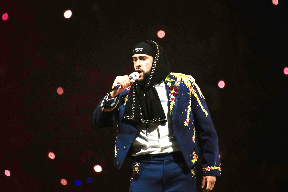 Bad Bunny clama “la protesta más grande” en Puerto Rico el día de las elecciones generales