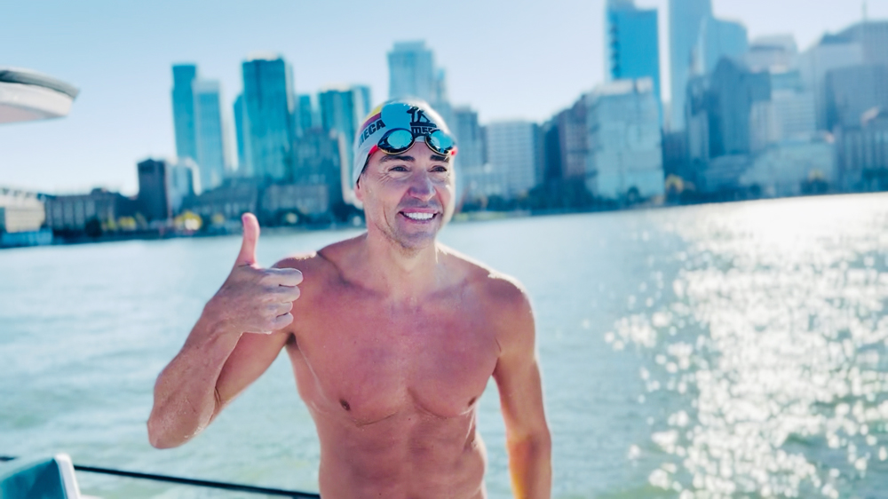 David Meca repite el reto de Alcatraz 25 años después y completa otra vez su ‘fuga’ a nado