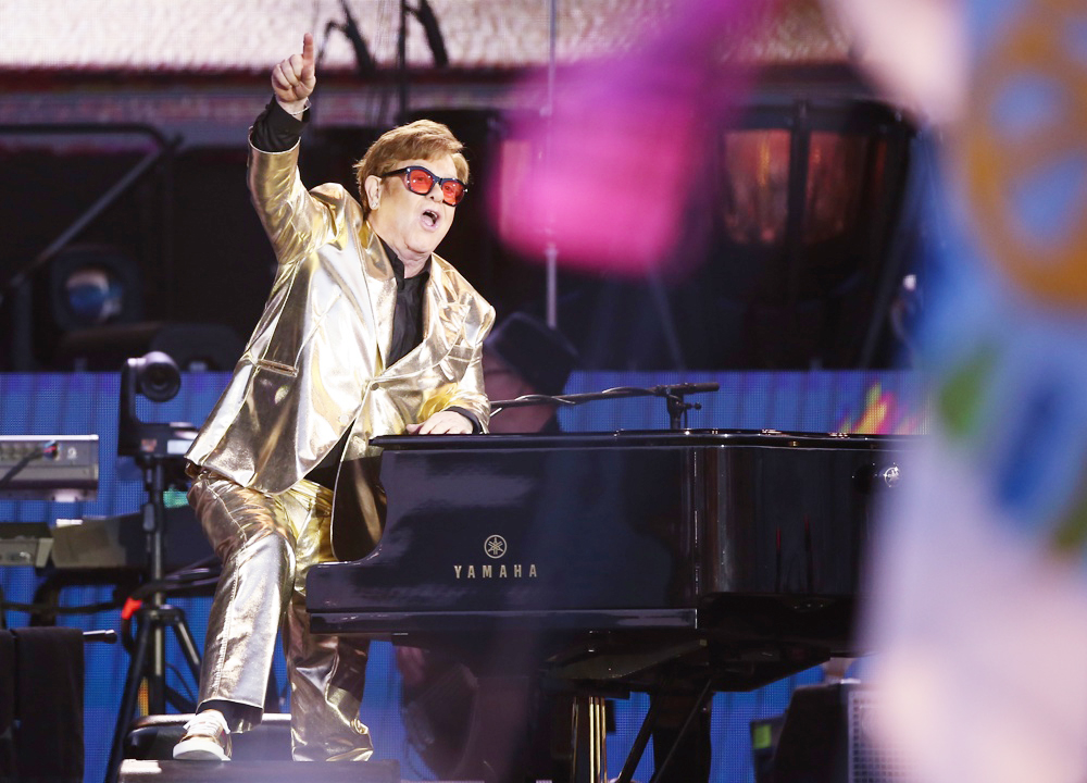 Elton John se recupera de una infección ocular grave que le ha dejado la “vista limitada”