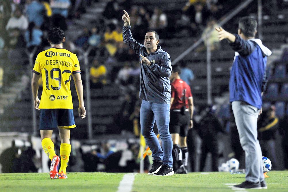 André Jardine destaca el buen debut del chileno Dávila en triunfo del América
