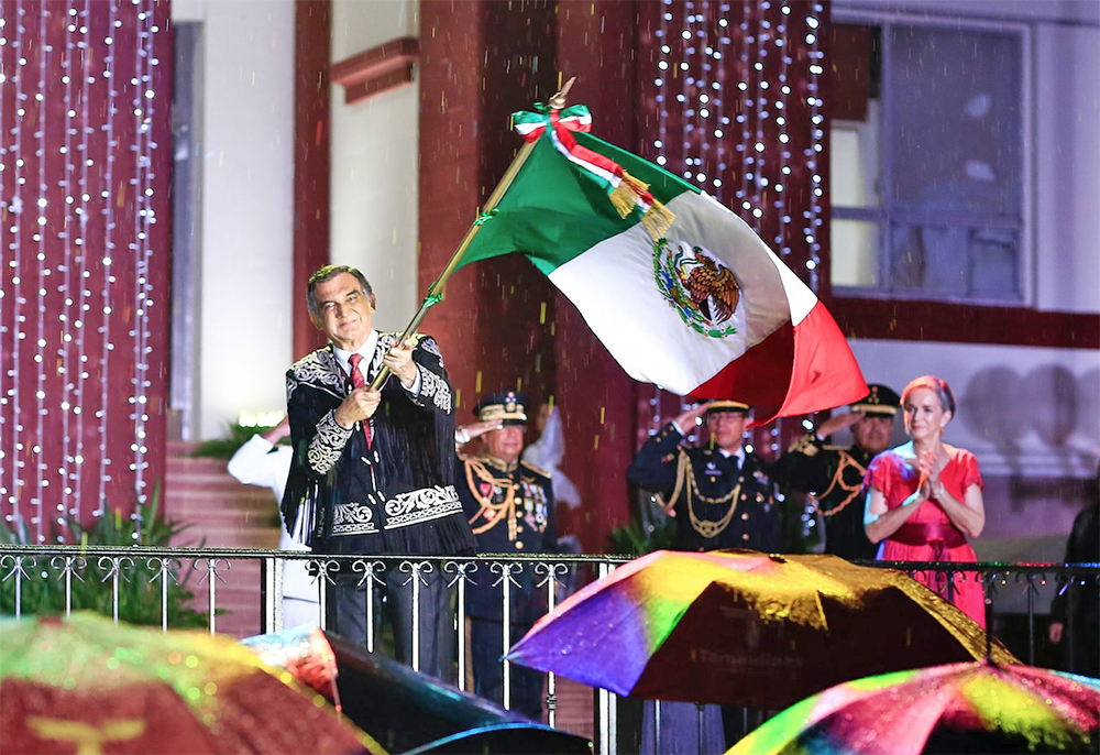 Vivan las mujeres y los hombres de la transformación: Américo