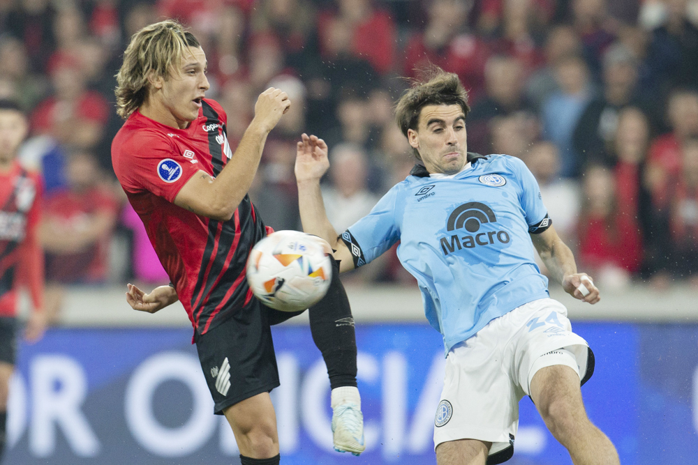 Un Racing empoderado espera aprovechar la mala racha de Paranaense y empezar con ventaja