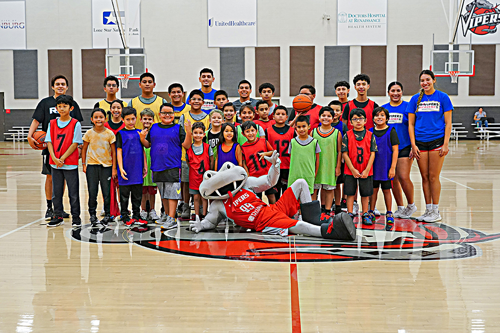 Clínicas de baloncesto y danza resaltan el espíritu comunitario de Vipers y DHR Health