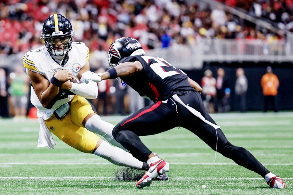 Los Steelers se preparan con Justin Fields como titular sobre Russell Wilson