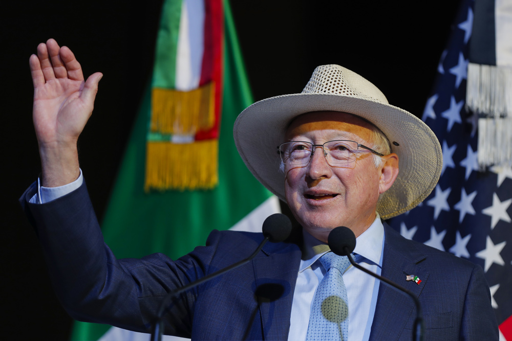 Ken Salazar: Relación México-EE.UU. seguirá pese a polémicas reformas en Congreso mexicano