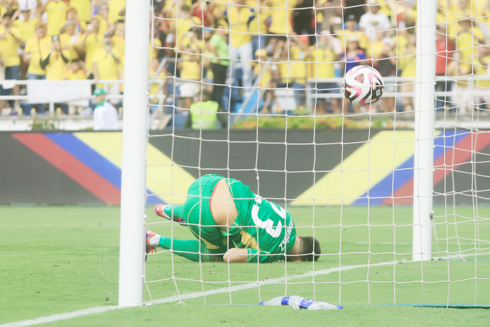 El 31 marca a Colombia y Bolivia ante Argentina y Chile; Brasil pierde y decepciona