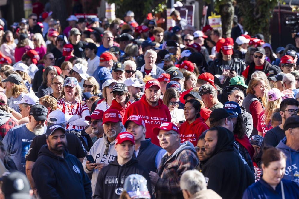 Trump gana terreno a Harris y las elecciones se perfilan como las más ajustadas del siglo