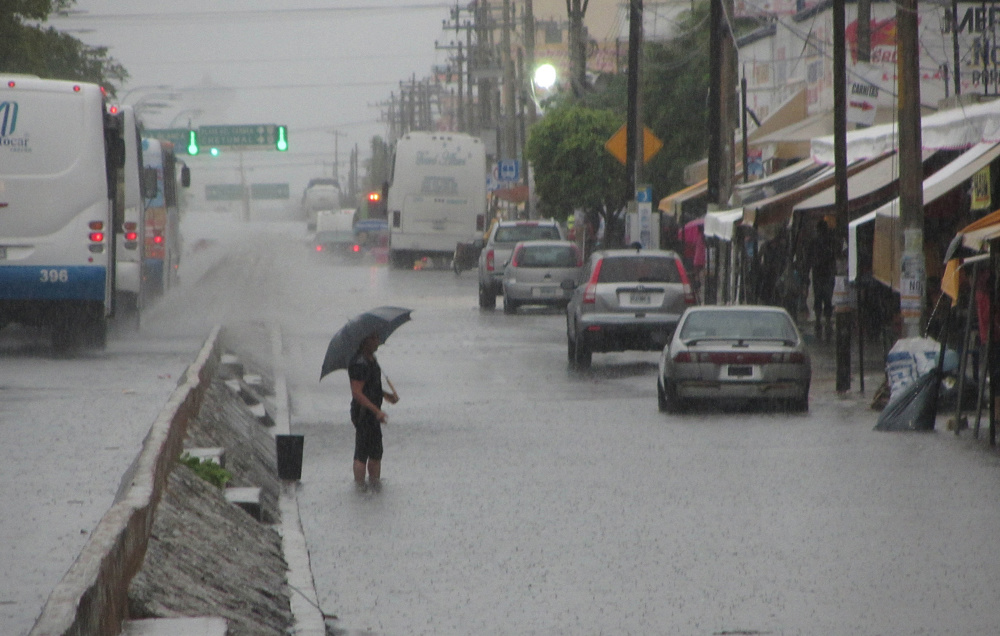 Tormenta Milton deja lluvias intensas en seis estados al avanzar sobre el golfo de México  HURACANES PA