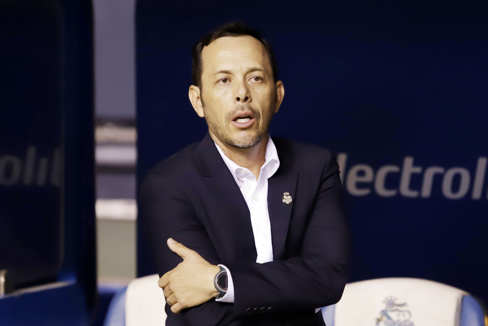 Necaxa despide al entrenador Fentanes por malos resultados en el Apertura