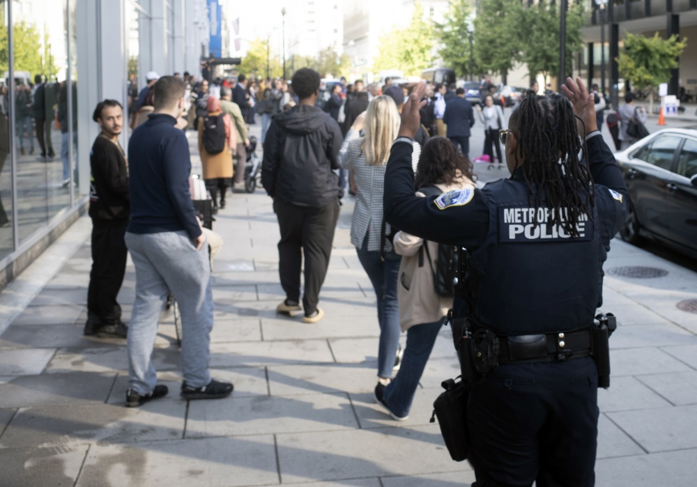 Los estadounidenses votan entre nervios, esperanza y miedo: “Estoy asustada”