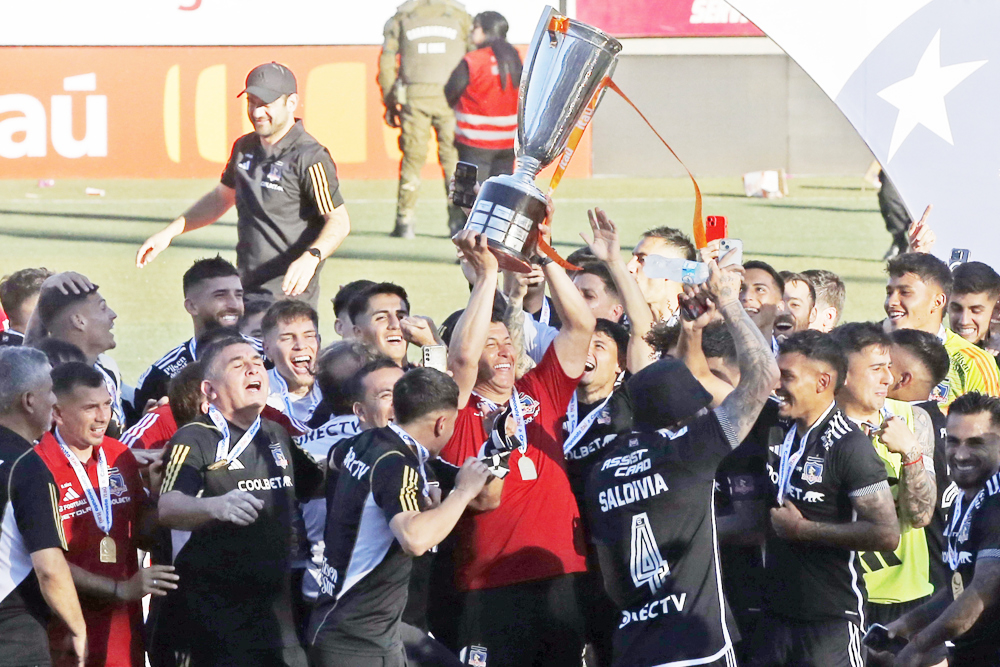 Arturo Vidal anota para que Colo Colo salga campeón en Chile