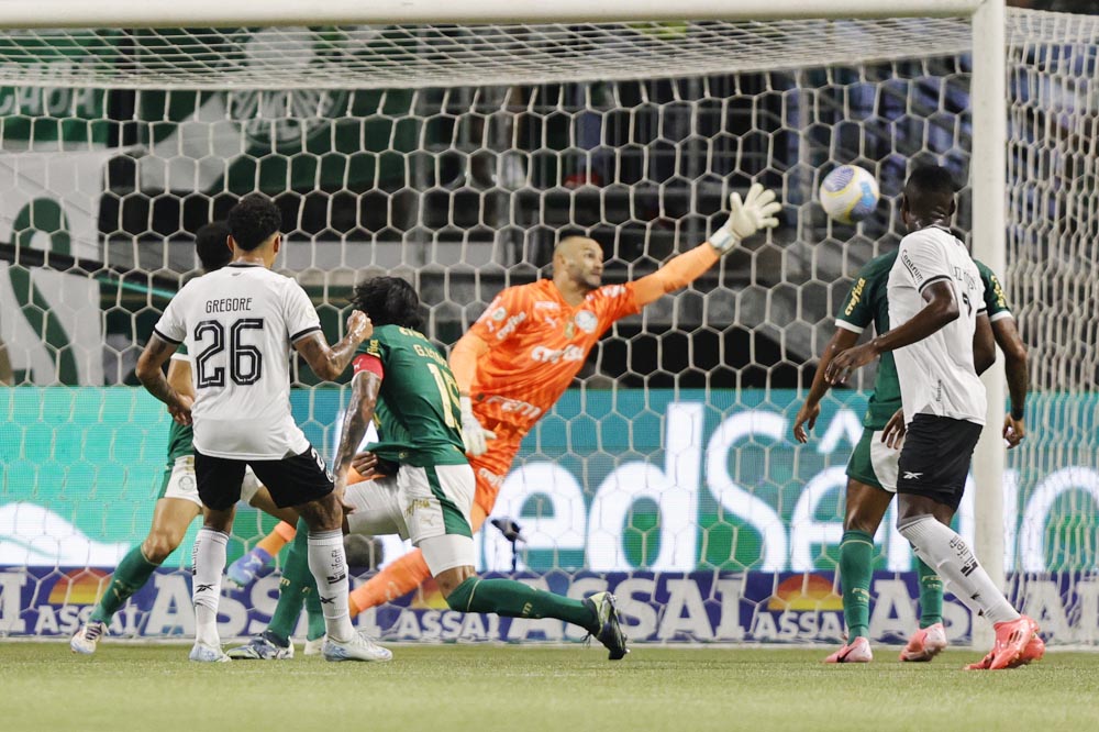 1-3. Botafogo conquista el estadio de Palmeiras y se acerca al título de Liga en Brasil