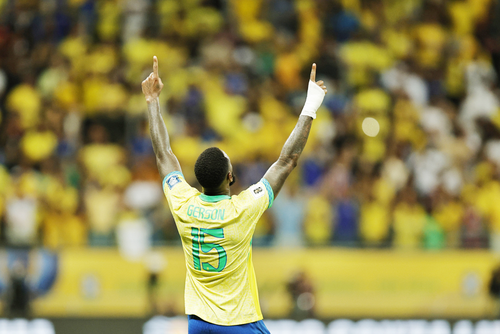 1-1. Uruguay se afianza tras la sombra de Argentina y Brasil cede terreno