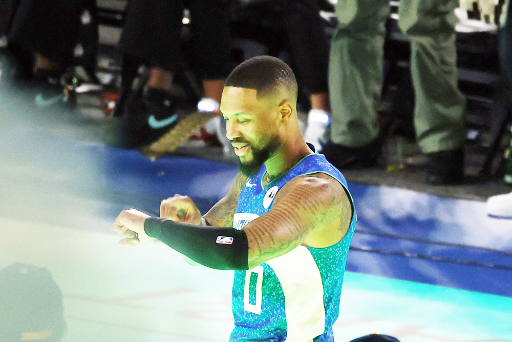 Damian Lillard, baja en los Milwaukee Bucks por el protocolo de conmoción cerebral